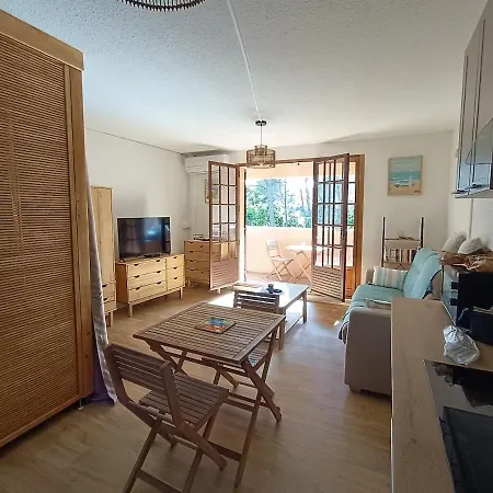 Le Pin Des Ecureuils * Saint-Raphael (Var)