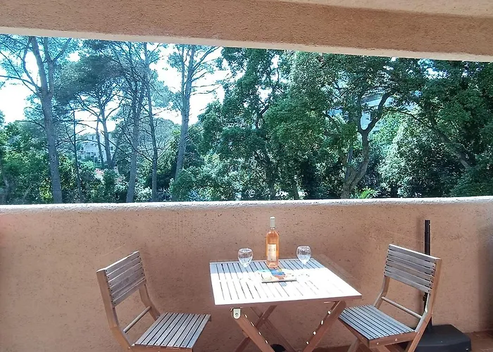 Le Pin Des Ecureuils Apartment