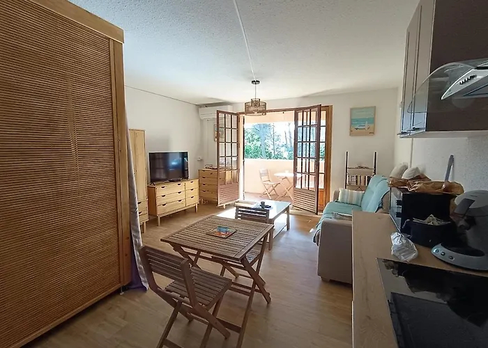 Le Pin Des Ecureuils * Saint-Raphael (Var)